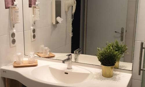 Le Central Boutique Hôtel - photo 3